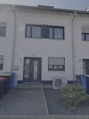 Reihenhaus "KFW70" in freundl. Wohnanlage in Hasselroth / vermietet