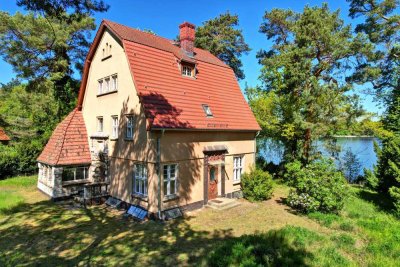 Traumhaftes Seegrundstück mit Villa und 3 eigenen Stegen