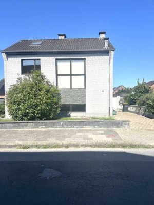 Einfamilienhaus mit großem Gartenparadies, Charme und Potenzial in Moers-Scherpenberg