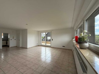 Helle, ruhige 3,5-Raum-Wohnung mit Loggia und Fernblick zum Wohlfühlen