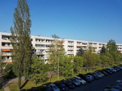 ...Balkon Südseite! Freier Blick ins Grüne!