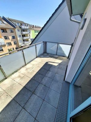 4915 - Nähe Mühlburger Tor! 4-Zimmer-Maisonettewohnung mit Balkon und TG-Stellplatz!