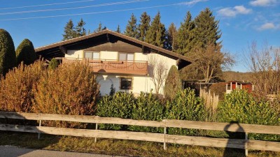 Geräumiges Einfamilienhaus in Alleinlage für Liebhaber von Tieren und eigenem Fischteich