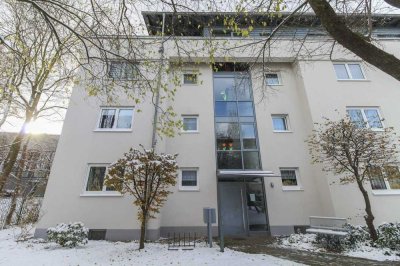 Gehobenes Investment: Gepflegtes 3-Zimmer-Penthouse mit Dachterrasse in Dresden-Klotzsche