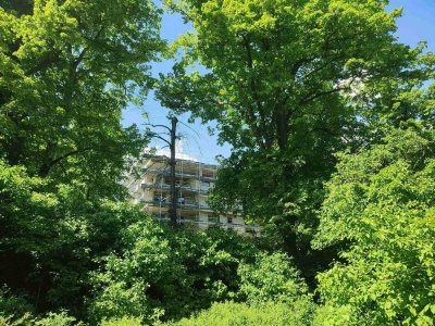 WOW!! Einzigartige Wohnung / 22m² Balkon / toller Ausblick in den Schlosspark / nur 350 m zum See