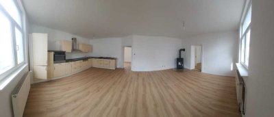 Frisch sanierte 3-Zimmer-Wohnung mit Kamin