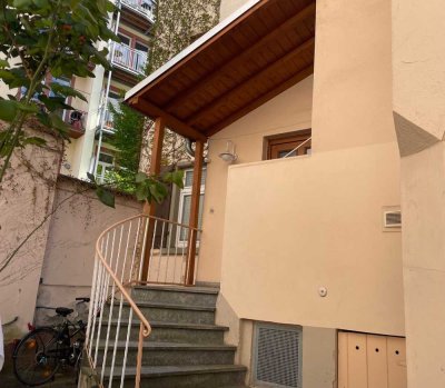 Wunderschöne, teilmöblierte Dachgeschosswohnung in begehrter Wohnlage Sachsenhausen-Nord