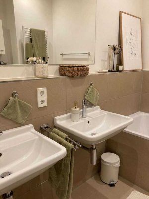 *Willkommen Zuhause! - TOP Moderne 3-Zimmer-Wohnung mit Balkon und Tiefgaragenstellplatz*