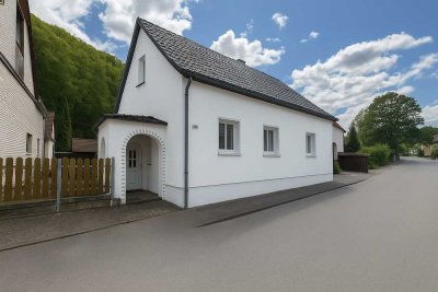 geräumiges EFH mit Nebengelass und wunderschönem Garten in ruhiger Waldrandlage (behindertengerecht)