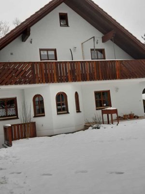 Attraktive und gepflegte 5-Raum-DG-Wohnung mit Einbauküche in Kümmersbruck