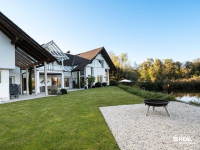 Exklusives Anwesen mit eigenem Weiher – Einmalige Villa in absoluter Ruhelage