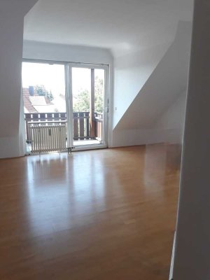 Helle 3-Zimmer Dachgeschosswohnung in Ingolstadt-Südost