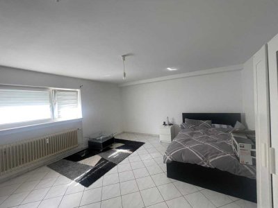 Geschmackvolle, modernisierte 1-Zimmer-Souterrainwohnung in Hofheim am Taunus
