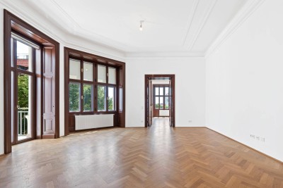 Modern sanierte 5-Zimmer-Altbauwohnung mit Terrasse und Blick ins Grüne