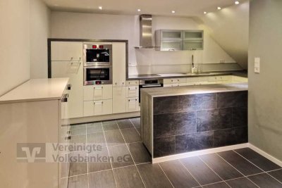 Geräumige 5/6 Zimmer-DG-Wohnung in Wannweil mit 2 Garagen!