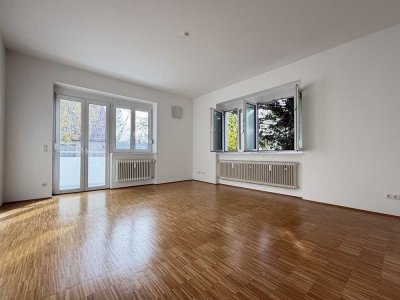 großzügige 2 Zimmer Wohnung mit Wohnküche und Südbalkon