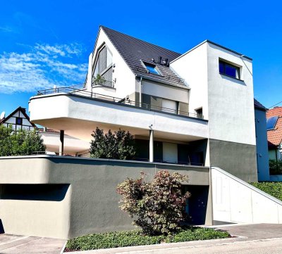 Exklusive, helle 4-Zimmer EG Wohnung mit großer Terrasse und Garten in Stuttgart-Uhlbachh