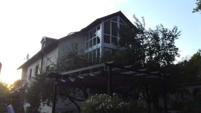 Ruhe und Entspannung in heller DG-Wohnung, 102 qm, traumhafter Wintergarten