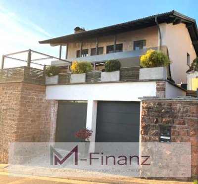 Traumhaftes Zweifamilienhaus in Top Lage*Pool*Sauna*Garten*Garagen
