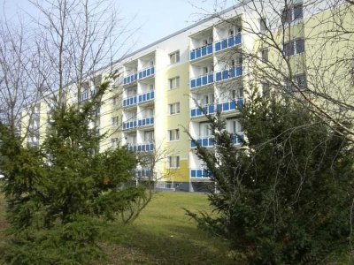 grün, ruhig, hell, 2-Zimmer, Westbalkon,  Einbauküche, möbliert