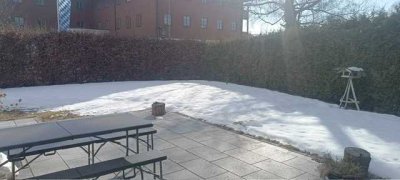 Helle 2-Zimmer Wohnung (67m²) mit Garten in Holzkirchen