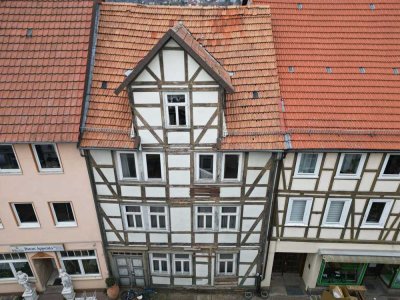 Sanierungsbedürftiges Altstadthaus mit Nebengebäude und Garten in Witzenhausen