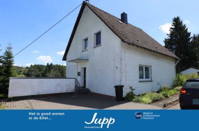 Gepflegtes Einfamilienhaus mit Garage, Balkon, Terrassen und Garten Deudesfeld (9)