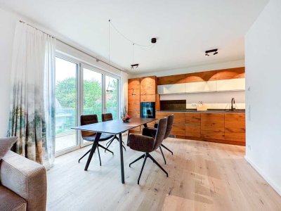 Luxuriöse vollmöblierte Designerwohnung in Harlaching mit Einbauküche und Balkon