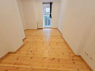 Stuckaltbau im Kastanienkiez mit Terrasse - Provisionsfrei!