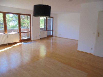 Wunderschöne 4 Zimmer Wohnung, 1.OG u. 2.OG, 2 Bäder, Südbalkon, in Bestlage von Vaterstetten