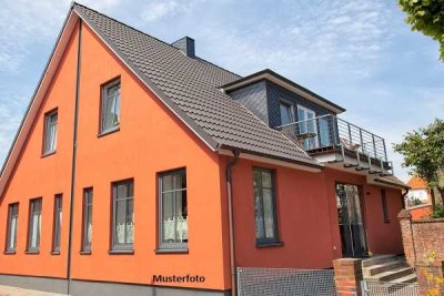 2-Familienhaus mit integrierter Garage - Ihr neues Zuhause!