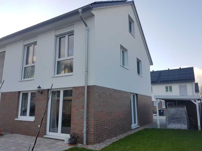 Geräumiges 5-Zimmer Haus mit Garten in Hamburg Hausbruch mit Photovoltaik