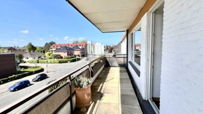 SONNTAG BESICHTIGUNGEN MÖGLICH: schöne Endetage mit großem Sonnenbalkon, Aufzug, Stellplatz - Döse!