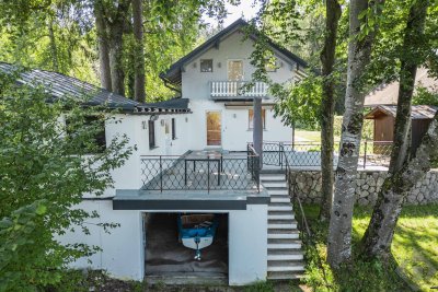 Rarität: Ihr Feriendomizil am Wallersee - mit Bootsgarage und direktem Seezugang
