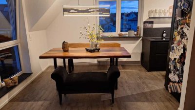 FRÜHJAHRSANGEBOT - Lichtdurchflutete, sanierte 4.5 Zimmer Maisonette-Wohnung in Wernau