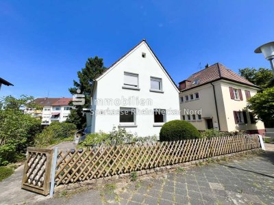 CHARMANTES ZWEIFAMILIENHAUS –  familienfreundlich mit großzügigem Gartenanteil!