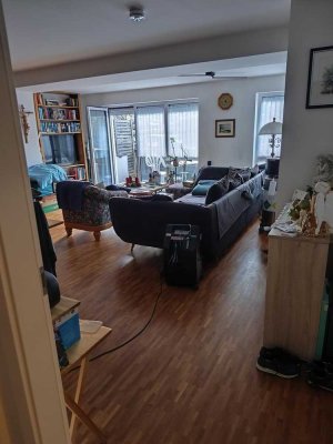 Schöne 2 Zimmer EG Wohnung in traumhafter Lage - auf Wunsch möbliert