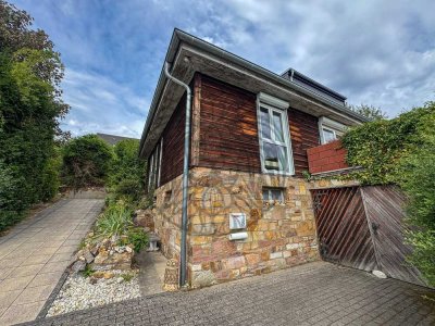 Strinz-Trinitatis: Charmantes Holzrahmenhaus auf Traumgrundstück!