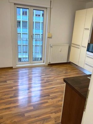 Große Familien oder WG-Wohnung zentral gelegen in Bahnhofsnähe