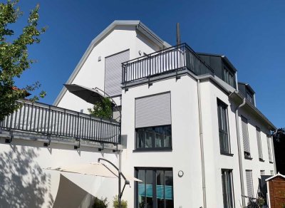 Sehr schöne 2-Zimmer-Wohnung mit EBK und großer sonniger Terrasse in Top Lage Trudering