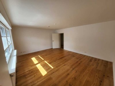 Für Familien und Kapitalanleger: 4 ZKB, 2 Bäder, Garage, EBK
