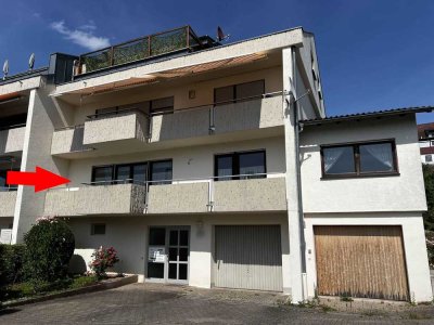 Sanierungsbedürftig, aber voller Möglichkeiten - 4-Zimmer-Wohnung mit Potenzial