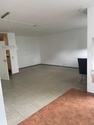 Top-Lage in Lützenkirchen: 3-Zimmer-Eigentumswohnung mit Balkon