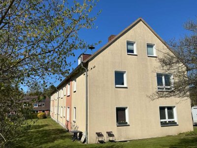 Schöne, frisch sanierte 2 Zimmer Wohnung - zzgl. Mansade