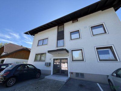 Großzügige und gepflegte Garconniere mit Parkplatz - Lengfelden