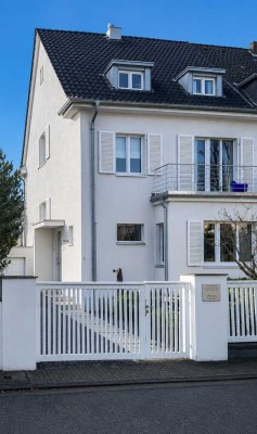 Exklusive Doppelhaushälfte in Toplage