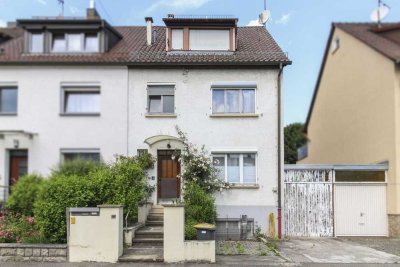 Leerstehendes Reiheneckhaus mit Entwicklungsmöglichkeiten in Stuttgart-Altenburg