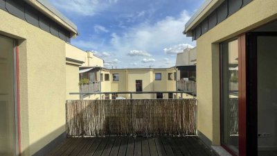 Helle 2,5-Raum-Dachgeschoss-Wohnung mit Terrasse in Elbnähe sucht Sie!