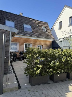 Schöne und sanierte 2,5-Raum-Doppelhaushälfte mit EBK in Haan