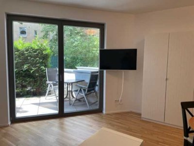 Stilvolle 1-Zimmer-Terrassenwohnung mit gehobener Innenausstattung mit Einbauküche in Berlin Spandau